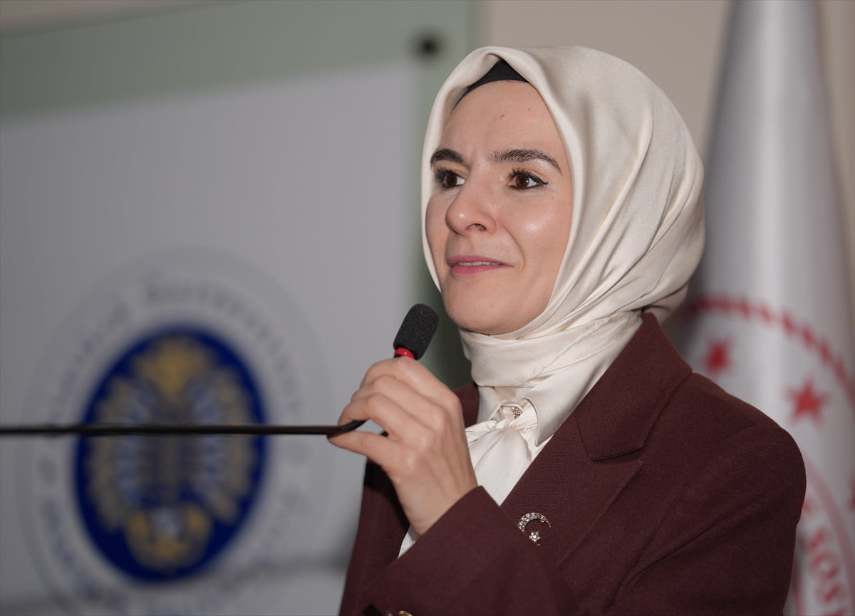 Aile ve Sosyal Hizmetler Bakanı Mahinur Özdemir Göktaş, programları kapsamında Erzurum'da bulunan...