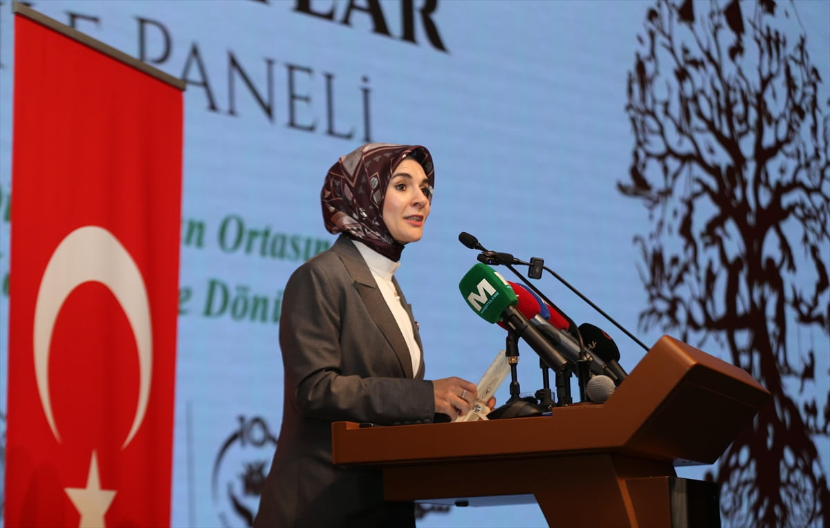 Aile ve Sosyal Hizmetler Bakanı Mahinur Özdemir Göktaş, Recep Tayyip Erdoğan Üniversitesi Kongre...