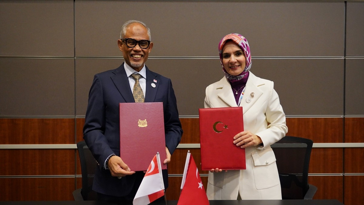 Aile ve Sosyal Hizmetler Bakanı Mahinur Özdemir Göktaş (sağda), 2. Dünya Sosyal Kalkınma...