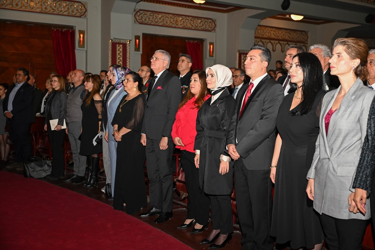 Aile ve Sosyal Hizmetler Bakanı Mahinur Özdemir Göktaş (sağda 4), Lübnan'ın bağımsızlığının 82....