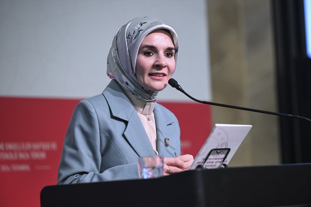 Aile ve Sosyal Hizmetler Bakanı Mahinur Özdemir Göktaş, Türkiye Beyazay Derneği işbirliğiyle...