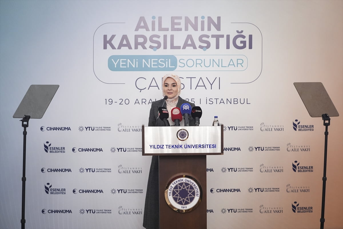 Aile ve Sosyal Hizmetler Bakanı Mahinur Özdemir Göktaş, Yıldız Teknik Üniversitesi Davutpaşa...