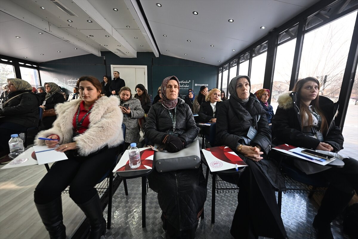 Aile ve Sosyal Hizmetler Bakanlığı ile Türkiye Halk Bankası işbirliğinde hayata geçirilen...