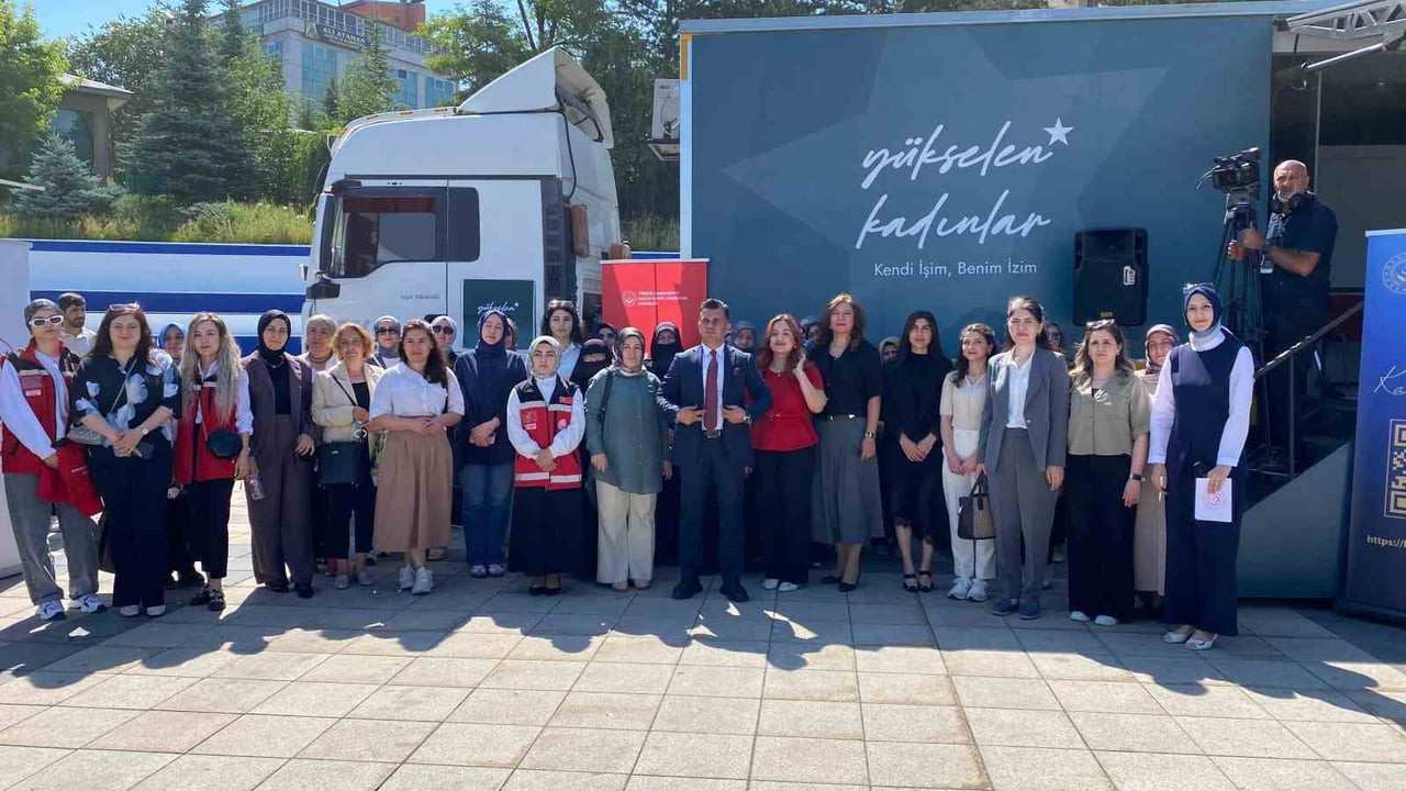 AİLE VE SOSYAL HİZMETLER BAKANLIĞI KOORDİNASYONUNDA, ERZURUM VALİLİĞİ EV SAHİPLİĞİNDE VE HALKBANK...