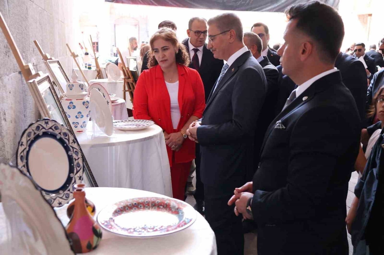 AİLE VE SOSYAL HİZMETLER BAKANLIĞI TARAFINDAN YÜRÜTÜLEN “SANATA TEŞVİK VE SANATLA YAŞAM PROGRAMI”...