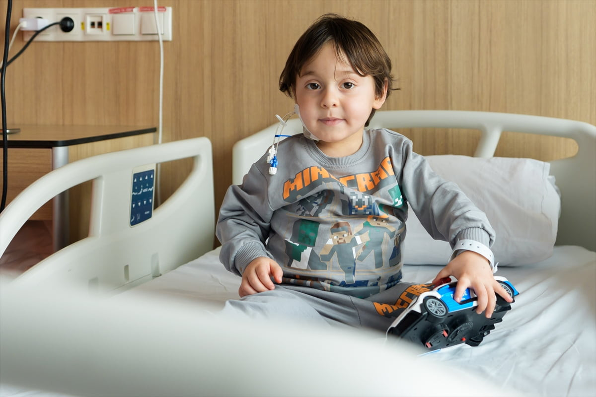 Ailesi tarafından götürüldüğü hastanede hemoglobin değerlerinin düşmesi nedeniyle yoğun bakıma...