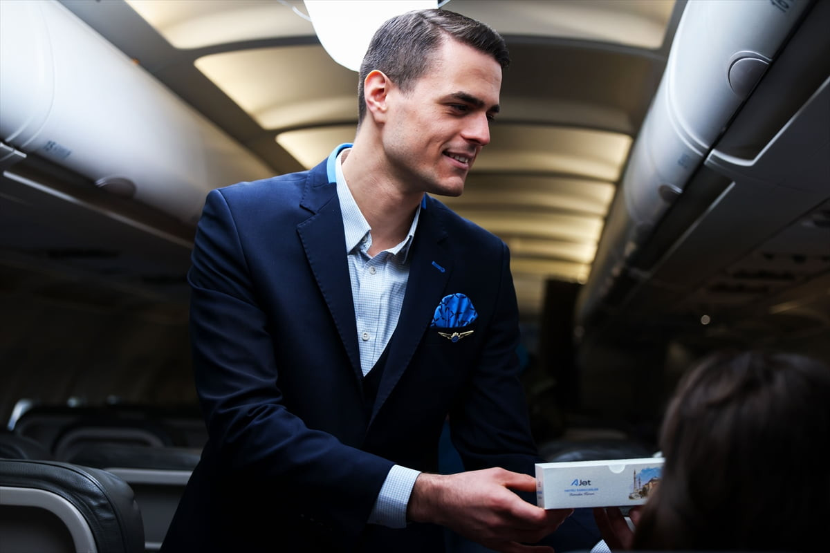 AJet, ramazan boyunca iftar ve sahur saatlerine denk gelen tüm yurt içi uçuşlarında yolcularına...