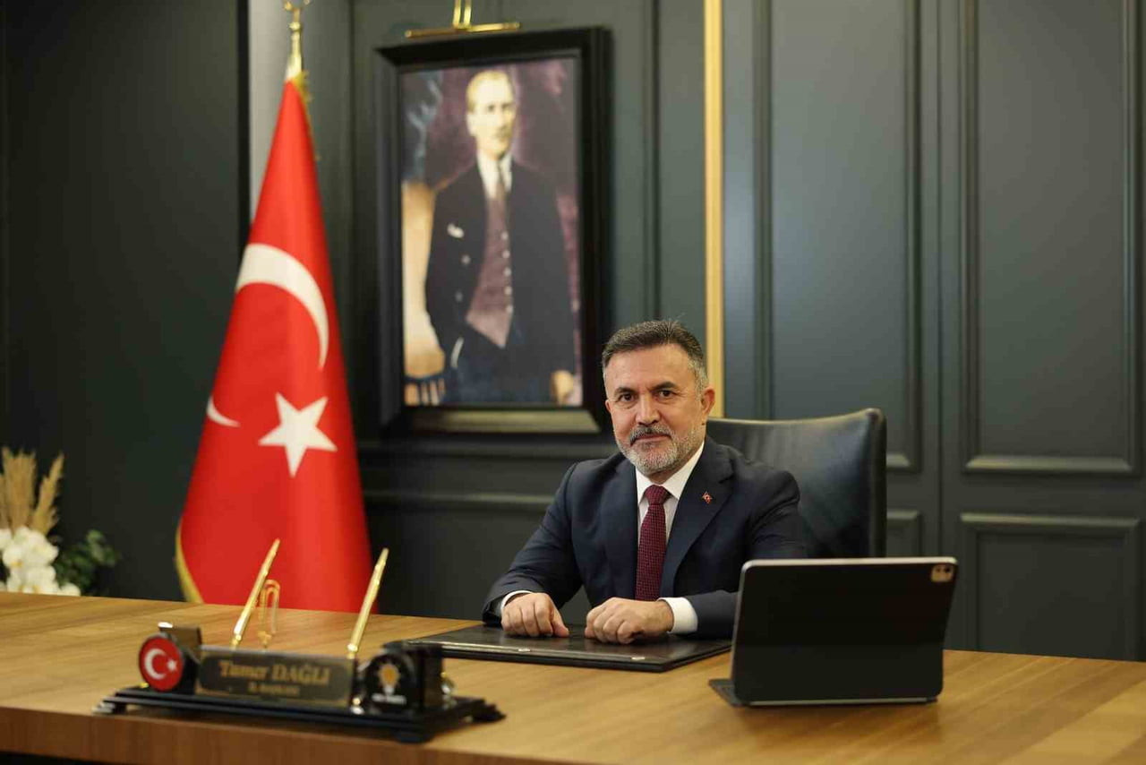 AK PARTİ ADANA İL BAŞKANI TAMER DAĞLI YAPTIĞI DEĞERLENDİRMEDE, "ADANA’NIN HER İLÇESİNDE...