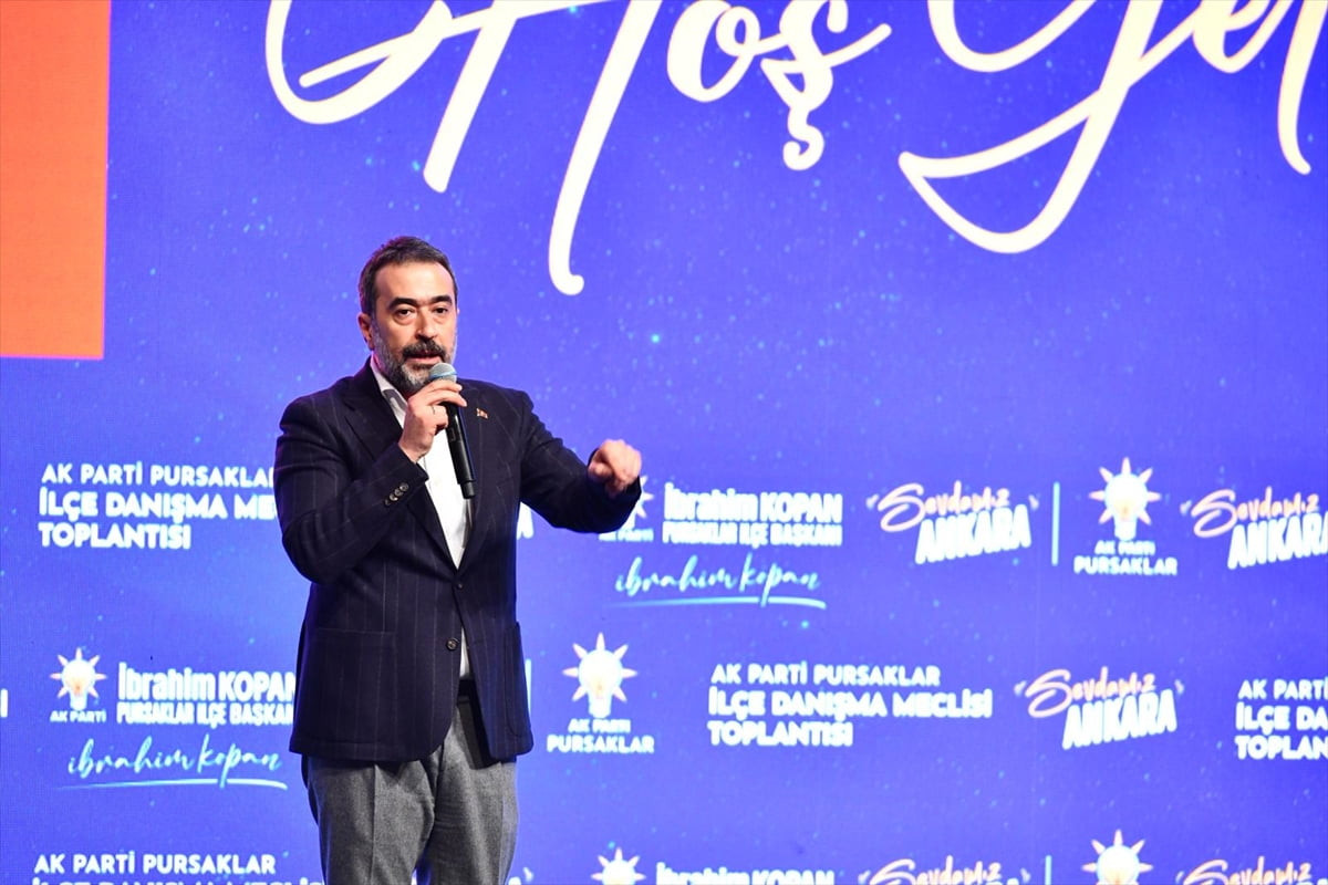 AK Parti Ankara İl Teşkilatı, Pursaklar'da düzenlenen İlçe Danışma Meclisi toplantısında bir araya...