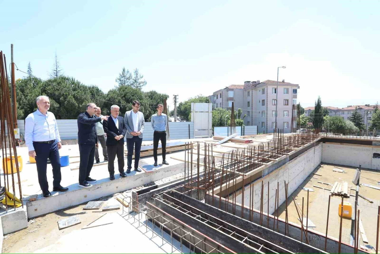 AK PARTİ BURSA MİLLETVEKİLİ AYHAN SALMAN, GENÇLİK VE SPOR BAKANLIĞI YATIRIM VE İŞLETMELER GENEL...
