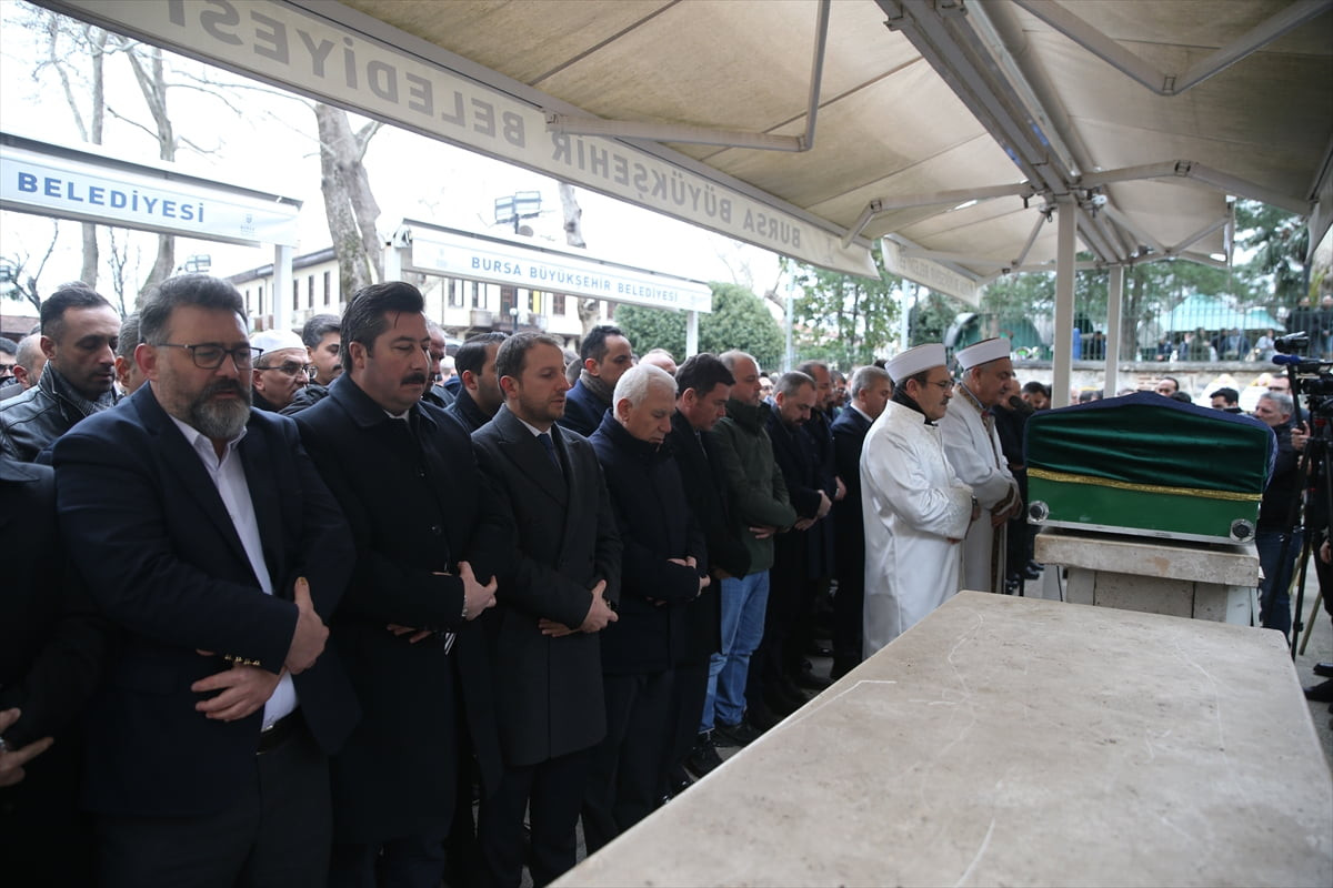 AK Parti Bursa Milletvekili Refik Özen'in vefat eden annesi Bahtişah Özen'in cenazesi Ulu Cami'de...