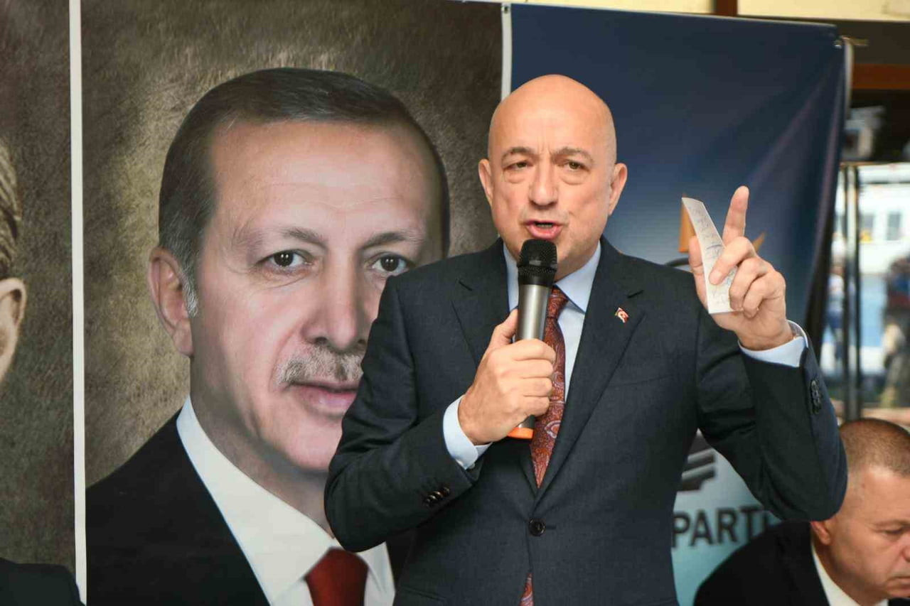 AK PARTİ ÇANAKKALE MERKEZ İLÇE BAŞKANLIĞI TARAFINDAN DÜZENLENEN BAYRAMLAŞMA PROGRAMINDA KONUŞAN AK...