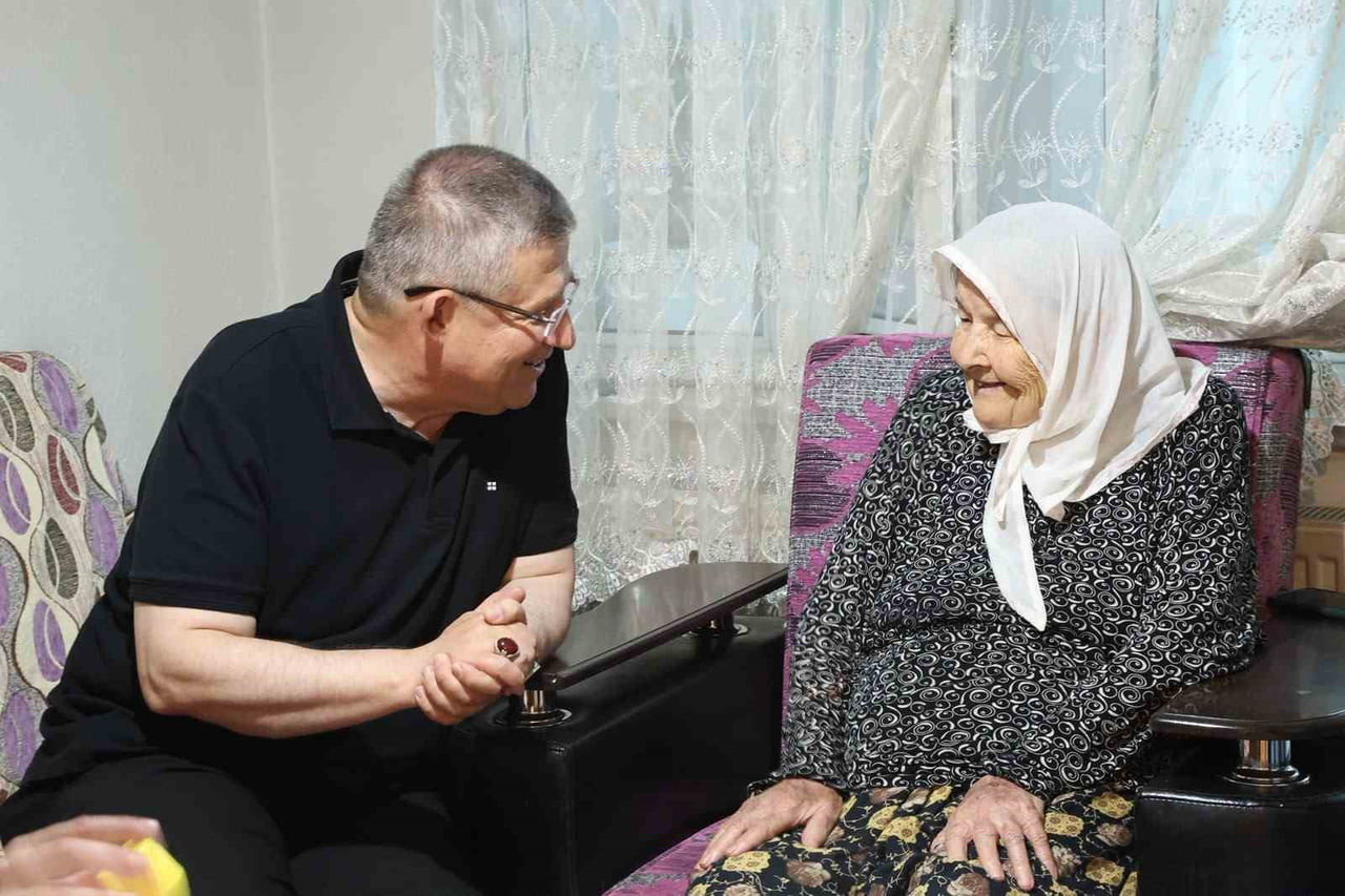AK PARTİ DENİZLİ İL BAŞKANI MUHAMMET SUBAŞIOĞLU VE MERKEZEFENDİ İLÇE BAŞKANI DUYGU CANBAZ...