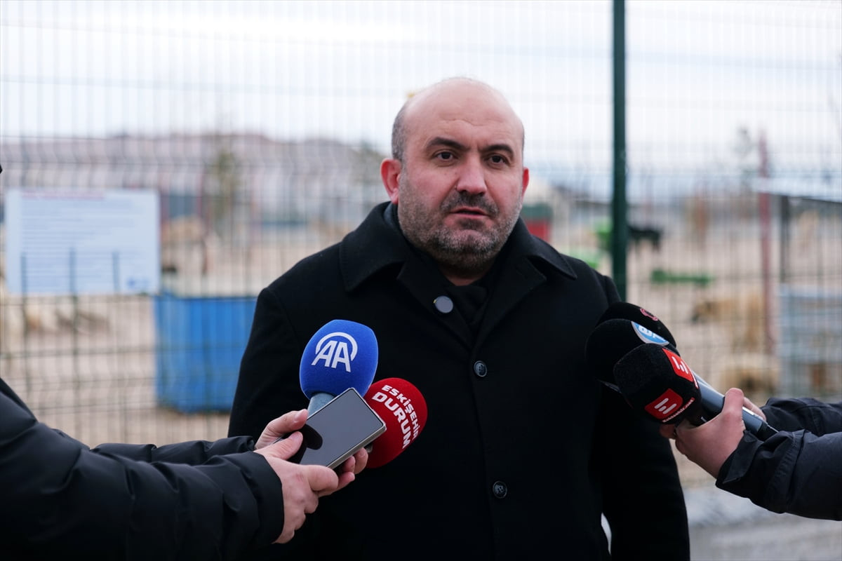 AK Parti Eskişehir İl Başkanı Gürhan Albayrak (fotoğrafta), Büyükşehir Belediyesi'ne ait Doğal...