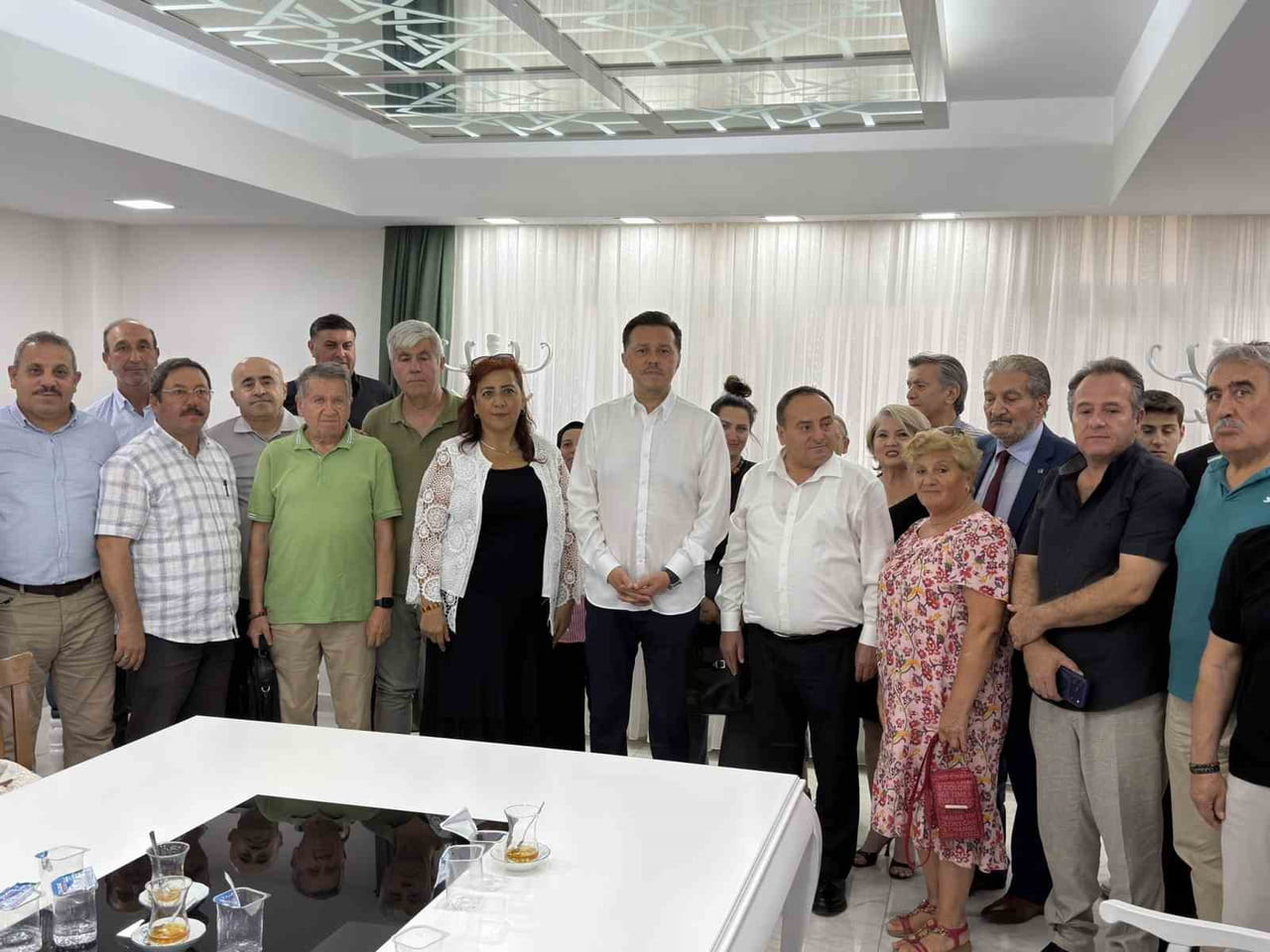 AK PARTİ ESKİŞEHİR MİLLETVEKİLİ NEBİ HATİPOĞLU, ŞEHİRDEKİ DERNEK TEMSİLCİLERİNİ MİSAFİR...