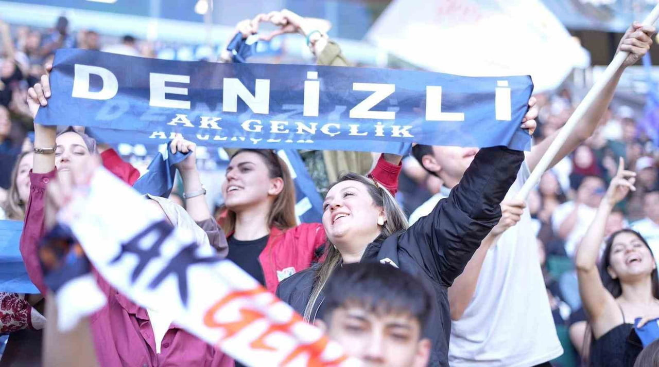 AK PARTİ GENÇLİK KOLLARI TARAFINDAN KOCAELİ’NDE DÜZENLENEN ‘BİR GENÇLİK ŞÖLENİ’NE DENİZLİ DAMGA...