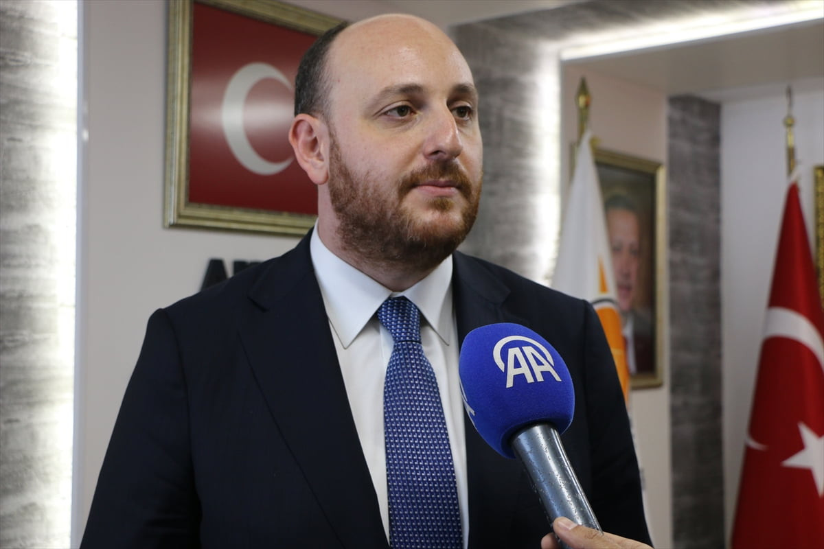 AK Parti Genel Başkan Yardımcısı Ahmet Büyükgümüş, Eskişehir programları kapsamında, partisinin il...