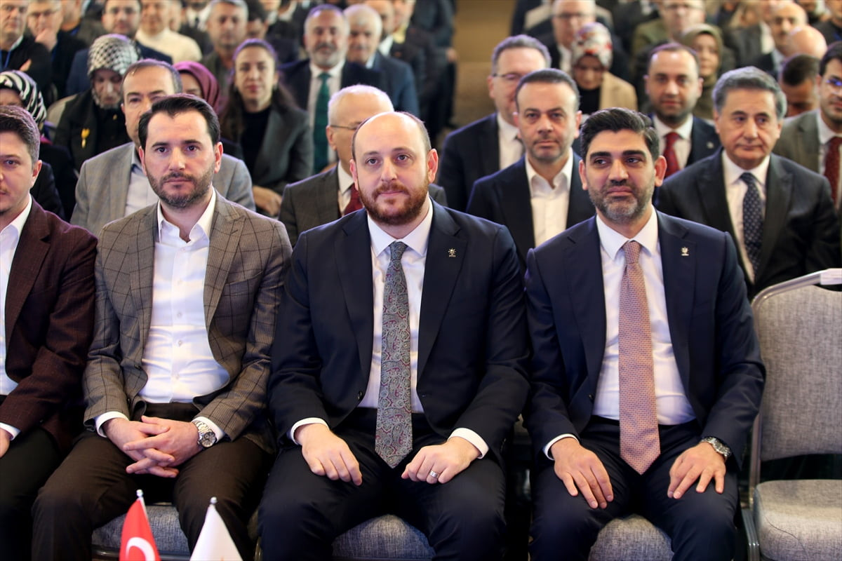 AK Parti Genel Başkan Yardımcısı Ahmet Büyükgümüş (ortada), AK Parti Teşkilat Başkanlığınca...