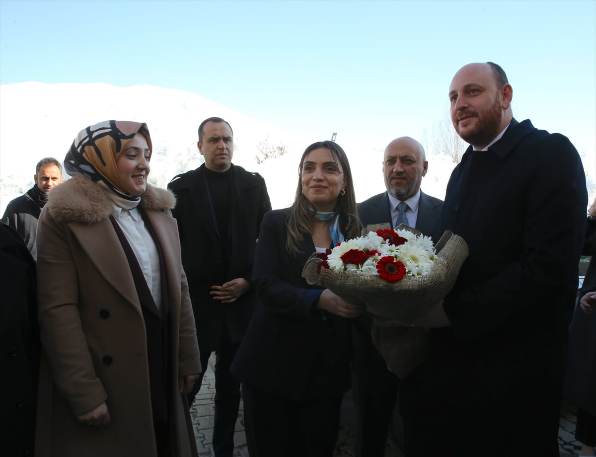 AK Parti Genel Başkan Yardımcısı Ahmet Büyükgümüş, programlara katılmak üzere Bitlis'e geldi....