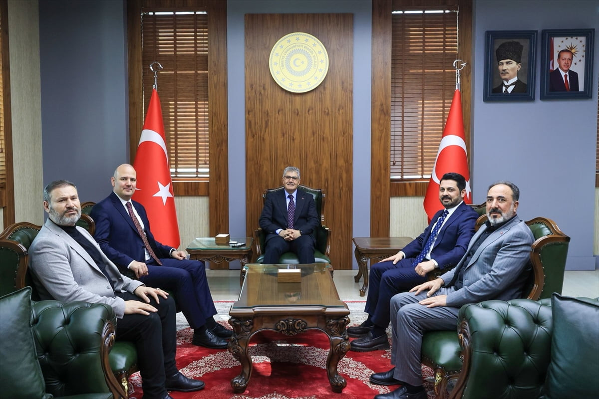 AK Parti Genel Başkan Yardımcısı, Bilgi ve İletişim Teknolojileri Başkanı Ömer İleri, Bingöl'de...