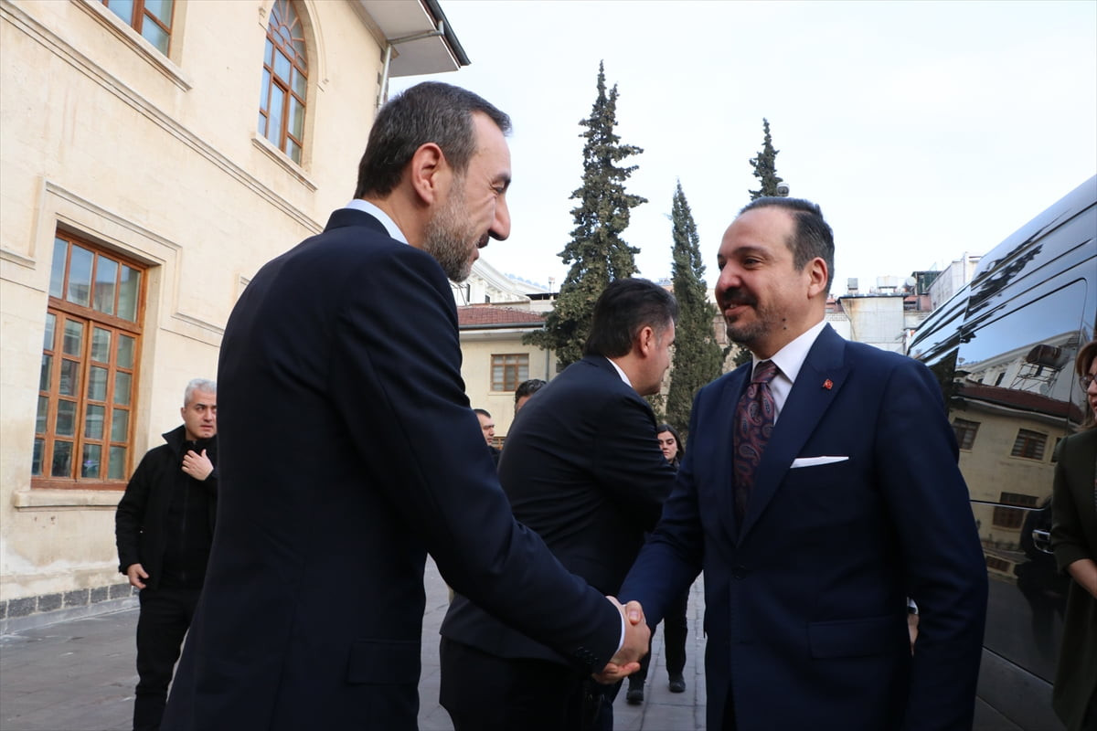 AK Parti Genel Başkan Yardımcısı Kürşad Zorlu (sağda), Kilis Valiliğini ziyaret etti.