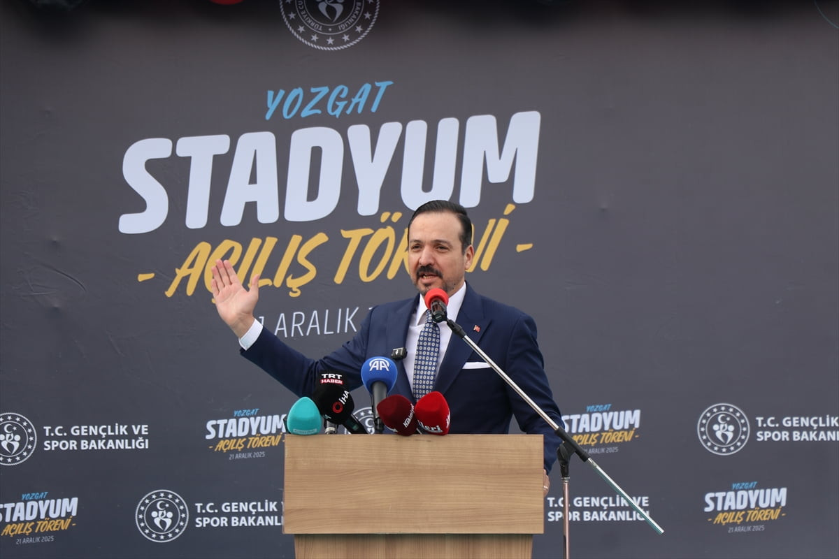 AK Parti Genel Başkan Yardımcısı Kürşad Zorlu, Yozgat Stadyumu'nun açılış törenine katılarak...