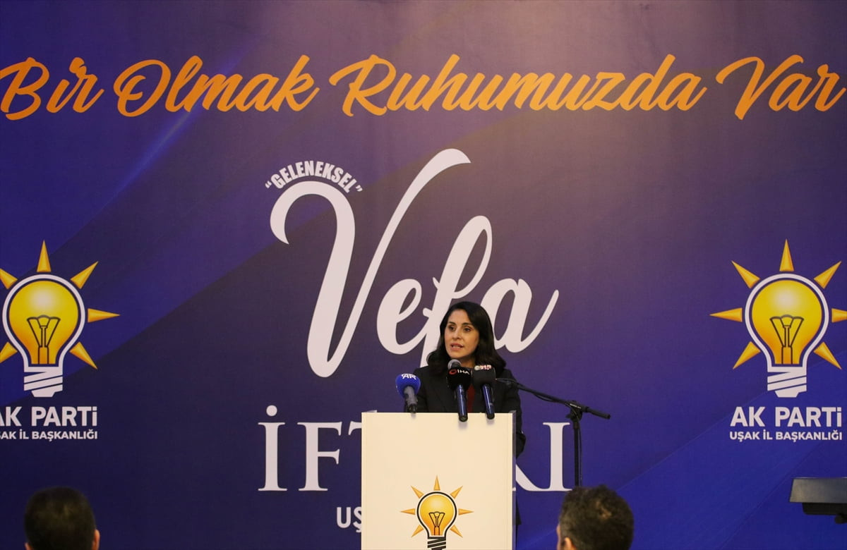 AK Parti Genel Başkan Yardımcısı Sevilay Tuncer, partisinin Uşak İl Başkanlığınca kent...