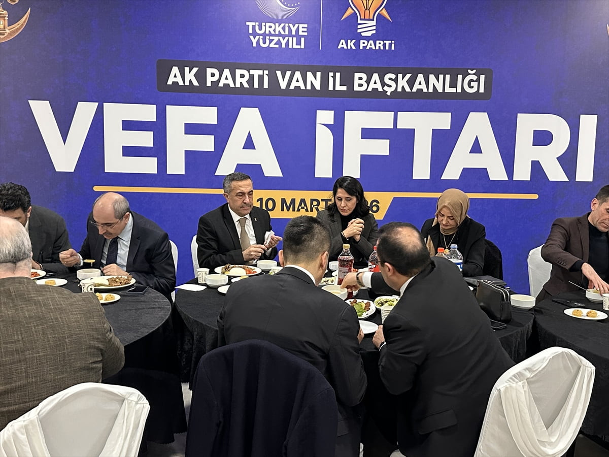 AK Parti Genel Başkan Yardımcısı Sevilay Tuncer, partisinin Van İl Başkanlığınca düzenlenen "vefa...