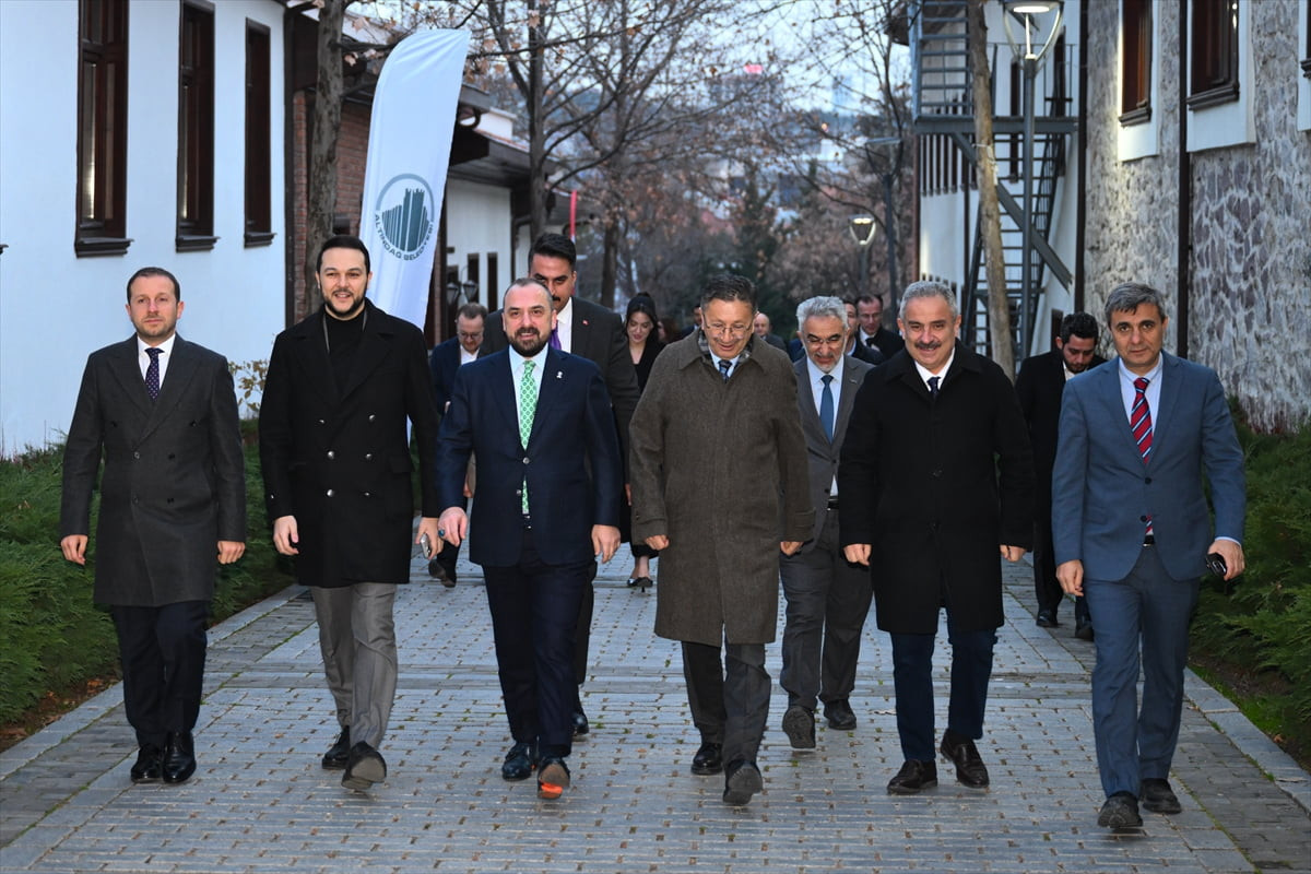 AK Parti Genel Başkan Yardımcısı, Tanıtım ve Medya Başkanı Faruk Acar (sol 3), Türkiye Basın...