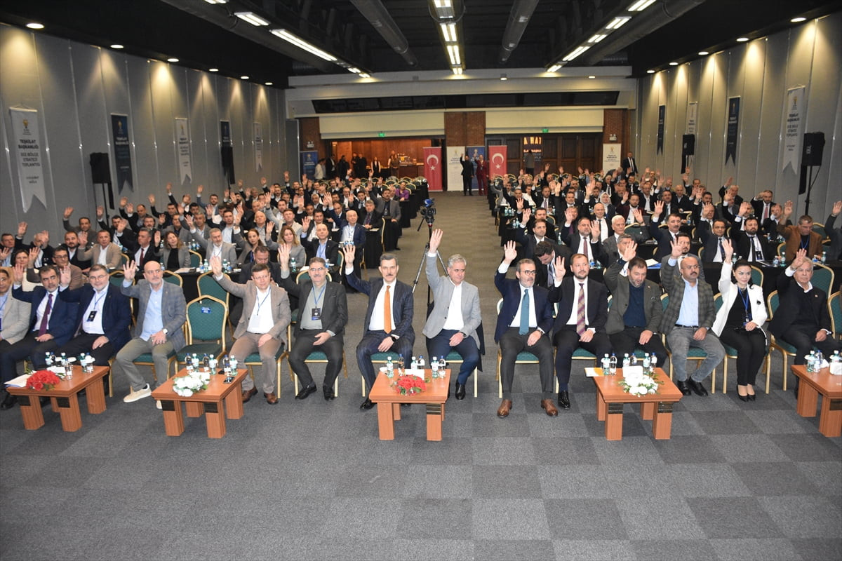 AK Parti Genel Başkan Yardımcısı ve İnsan Hakları Başkanı Hasan Basri Yalçın (ortada), AK Parti...