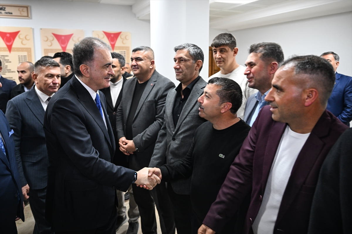 AK Parti Genel Başkan Yardımcısı ve Parti Sözcüsü Ömer Çelik, MHP Adana İl Başkanlığını ziyaret...