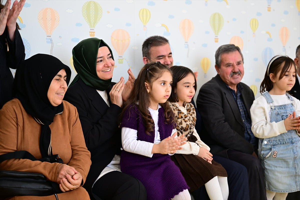 AK Parti Genel Başkan Yardımcısı ve Sosyal Politikalar Başkanı Fatma Betül Sayan Kaya...