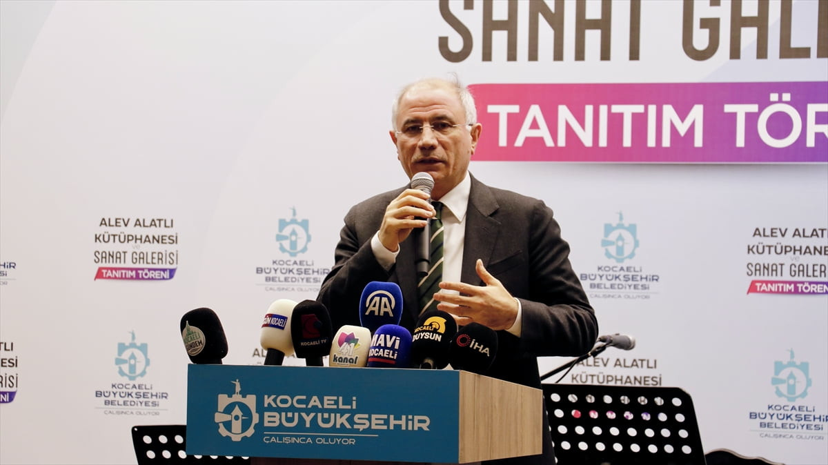 AK Parti Genel Başkanvekili Efkan Ala, Kocaeli'de İzmit Millet Bahçesi'ndeki Alev Alatlı...