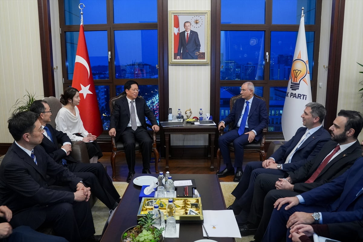 AK Parti Genel Başkanvekili Efkan Ala (sağ 3), Çin Komünist Partisi Merkez Komitesi Finans ve...