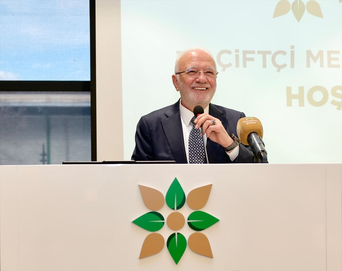 AK Parti Genel Başkanvekili Mustafa Elitaş (fotoğrafta), Kayseri Şeker'in 31. Çiftçi Meclisi'ne...