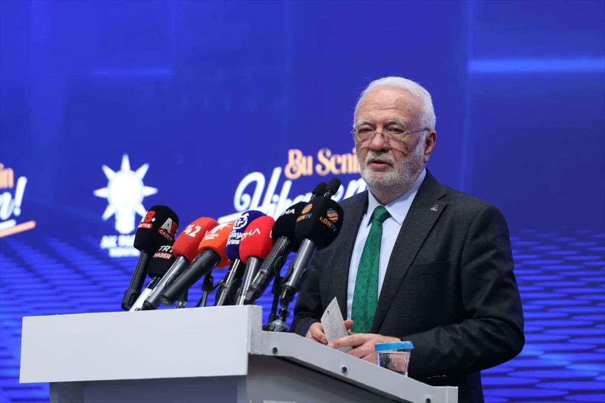 AK Parti Genel Başkanvekili Mustafa Elitaş, Selçuklu Kongre Merkezi'nde düzenlenen AK Parti Konya...