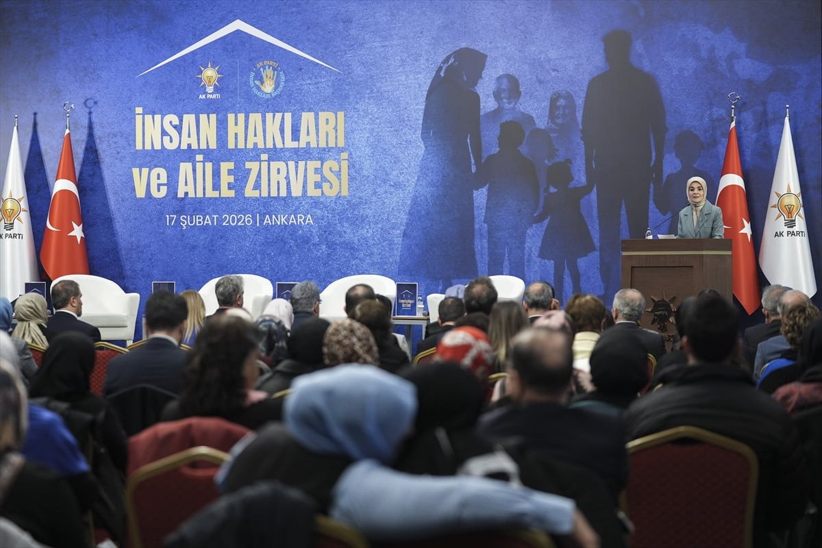AK Parti Genel Merkez İnsan Hakları Başkanlığınca parti genel merkezinde "İnsan Hakları ve Aile...