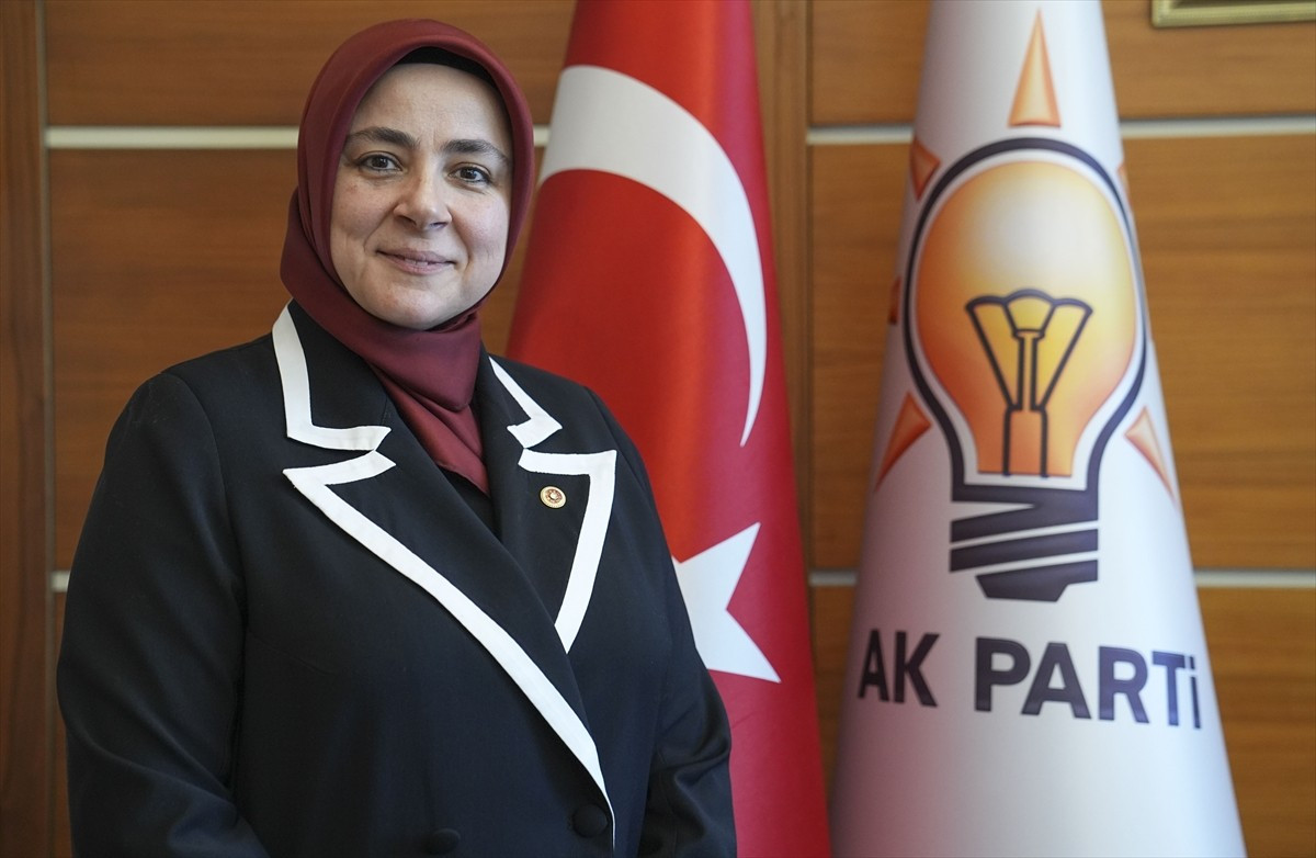 AK Parti Genel Merkez Kadın Kolları Başkanı Tuğba Işık Ercan, Türk kadınına seçme ve seçilme hakkı...