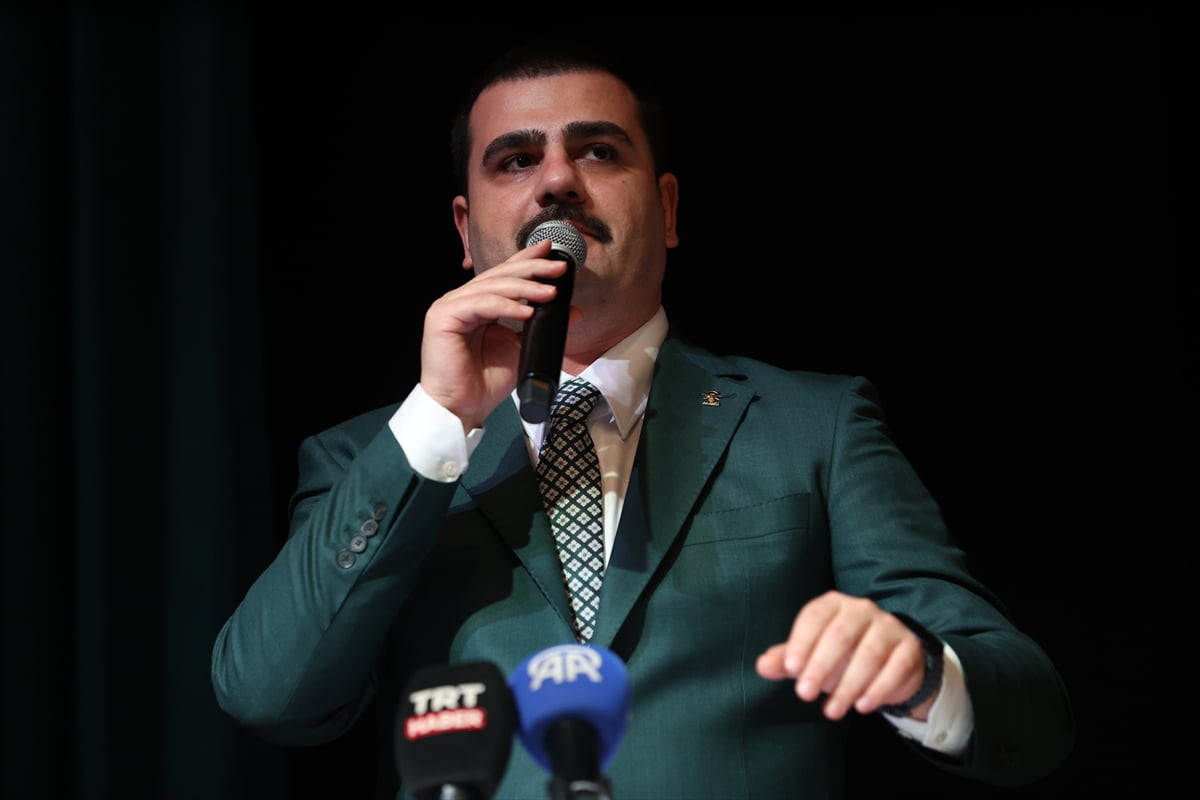 AK Parti Genel Sekreteri ve İzmir Milletvekili Eyyüp Kadir İnan, Gaziantep'te partisinin...