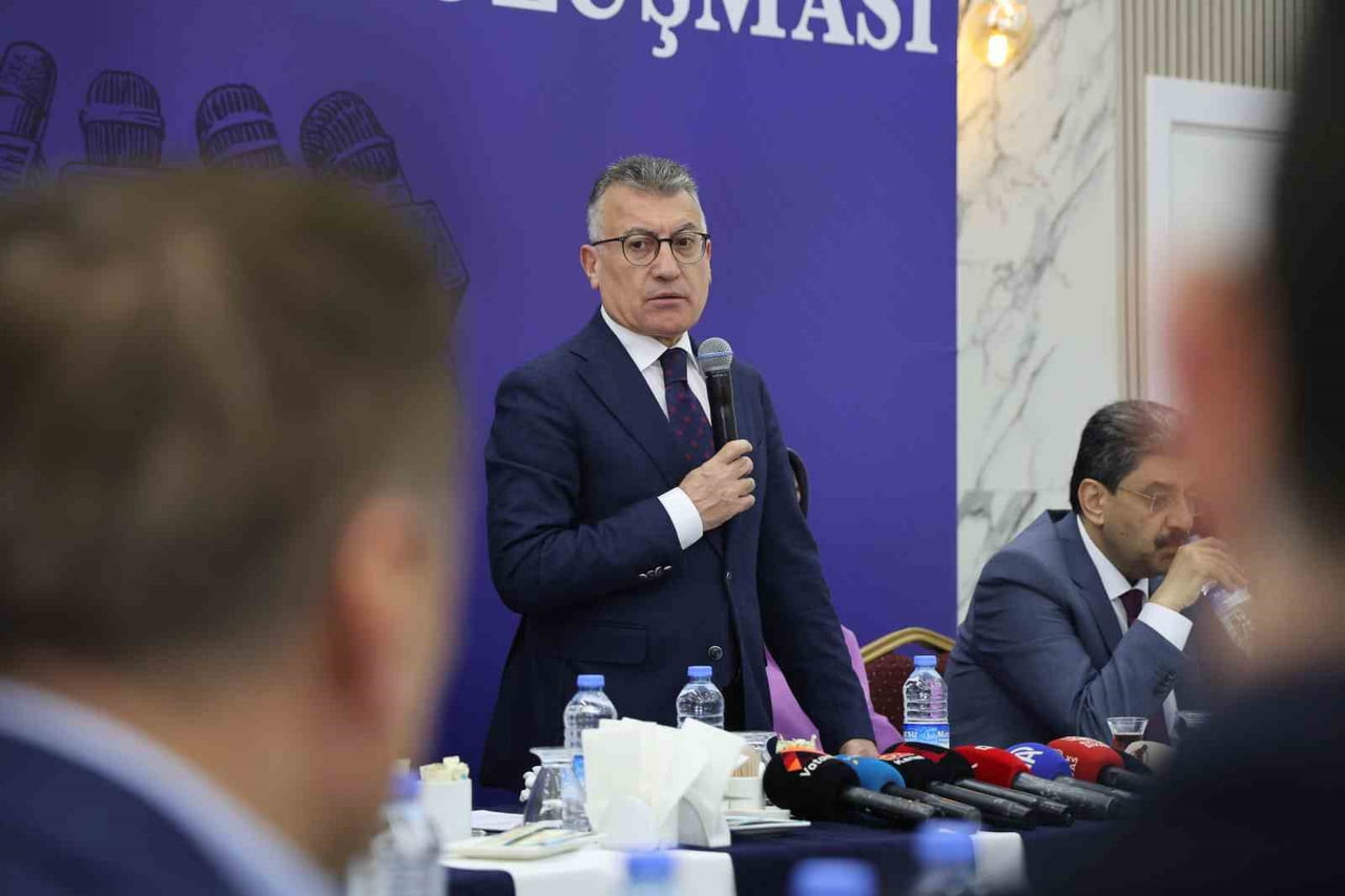 AK PARTİ GRUP BAŞKANI ABDULLAH GÜLER, CUMHURİYET HALK PARTİSİ’NİN (CHP)YAŞADIĞI HUKUKİ SÜRECİN...