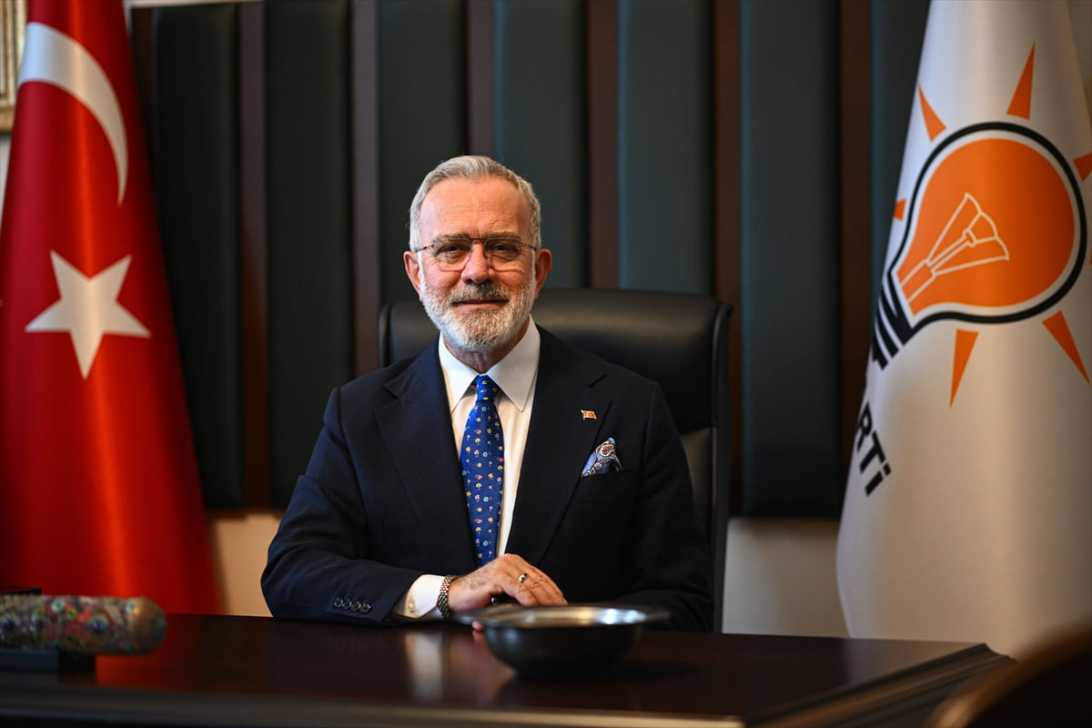 AK Parti Grup Başkanvekili Bahadır Yenişehirlioğlu, Anadolu Ajansının (AA) "Yılın Kareleri"...