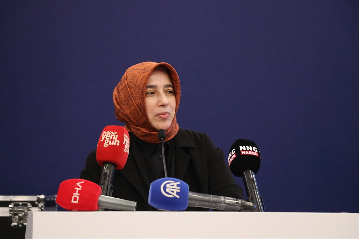 AK Parti Grup Başkanvekili Özlem Zengin, Burdur'da bir otelde düzenlenen AK Parti teşkilat iftarı...