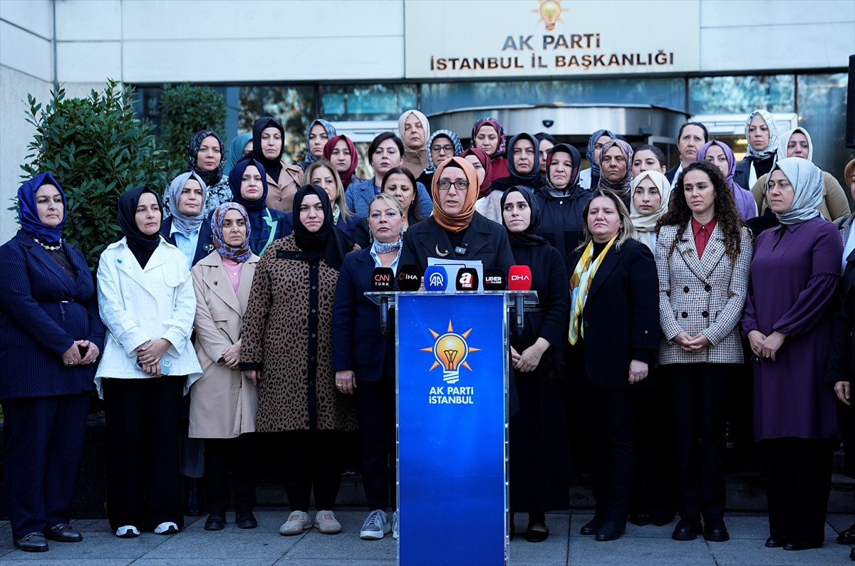 AK Parti İstanbul İl Kadın Kolları Başkanı Saliha Demirer, parti binasında 25 Kasım Kadına Yönelik...