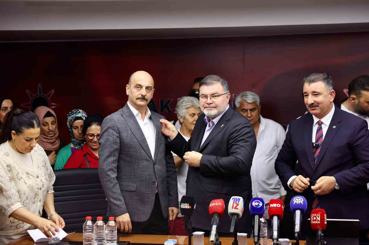 AK PARTİ İZMİR İL BAŞKANI BİLAL SAYGILI, KONAK İLÇE BAŞKANLIĞI TARAFINDAN DÜZENLENEN PROGRAMDA...