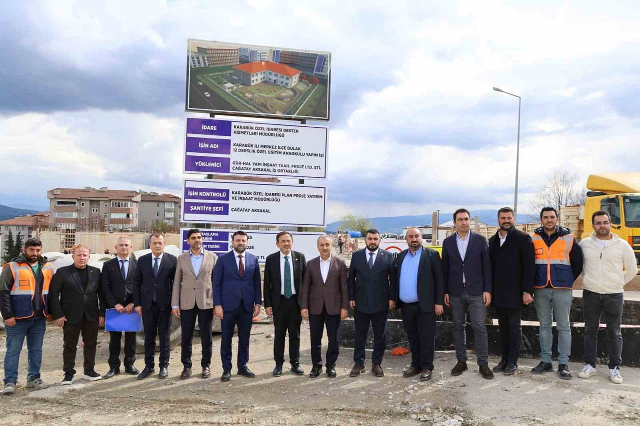 AK PARTİ KARABÜK MİLLETVEKİLLERİ CEM ŞAHİN VE ALİ KESKİNKILIÇ İLE AK PARTİ KARABÜK İL BAŞKANI...