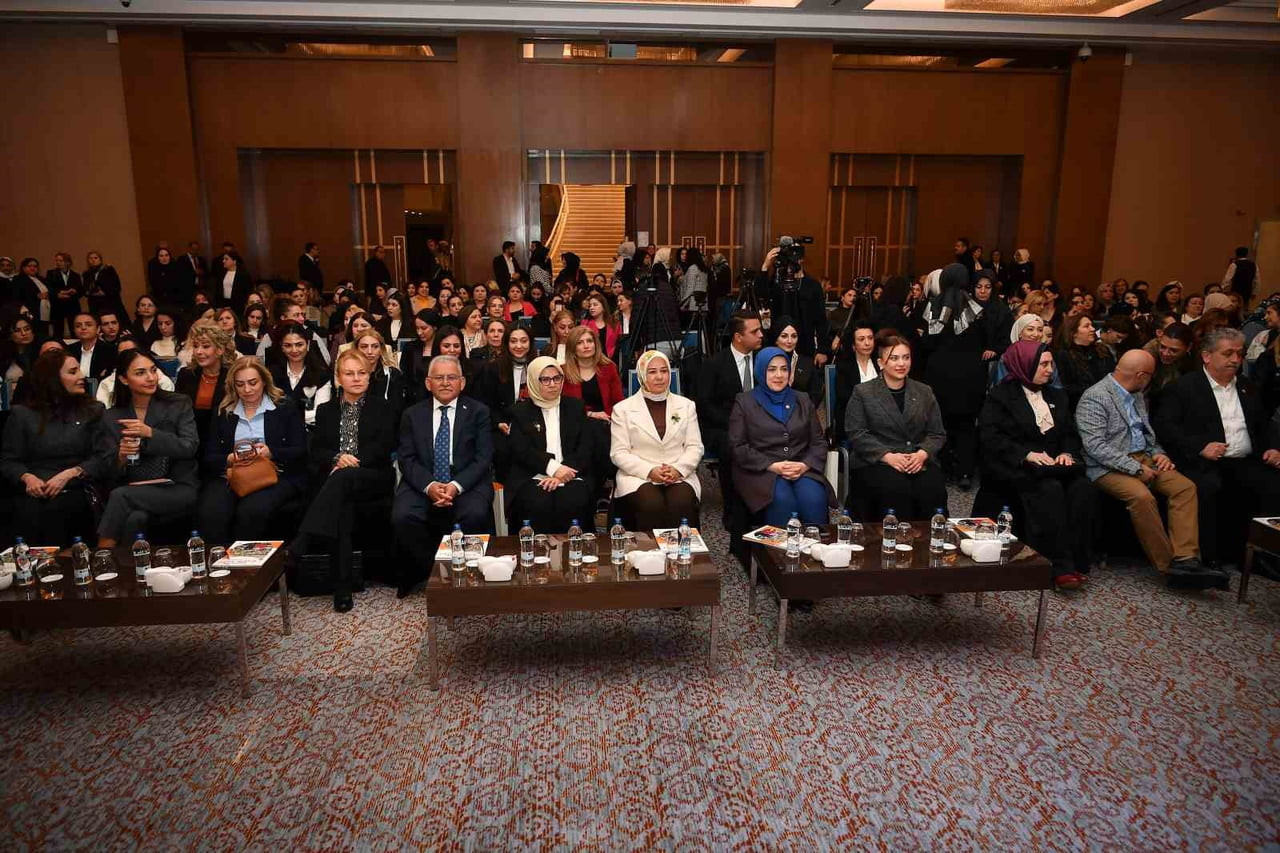 AK PARTİ KAYSERİ KADIN KOLLARI TARAFINDAN DÜZENLENEN 'ÜRETEN, YÖNETEN, DÖNÜŞTÜREN KADINLARIMIZLA...