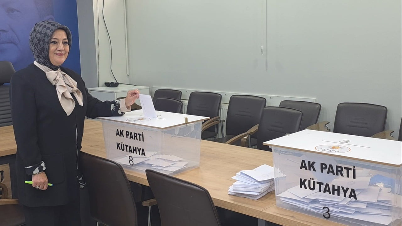 AK PARTİ KÜTAHYA MERKEZ İLÇE BAŞKANLIĞI İÇİN TEMAYÜL YOKLAMASI GERÇEKLEŞTİRİLDİ.