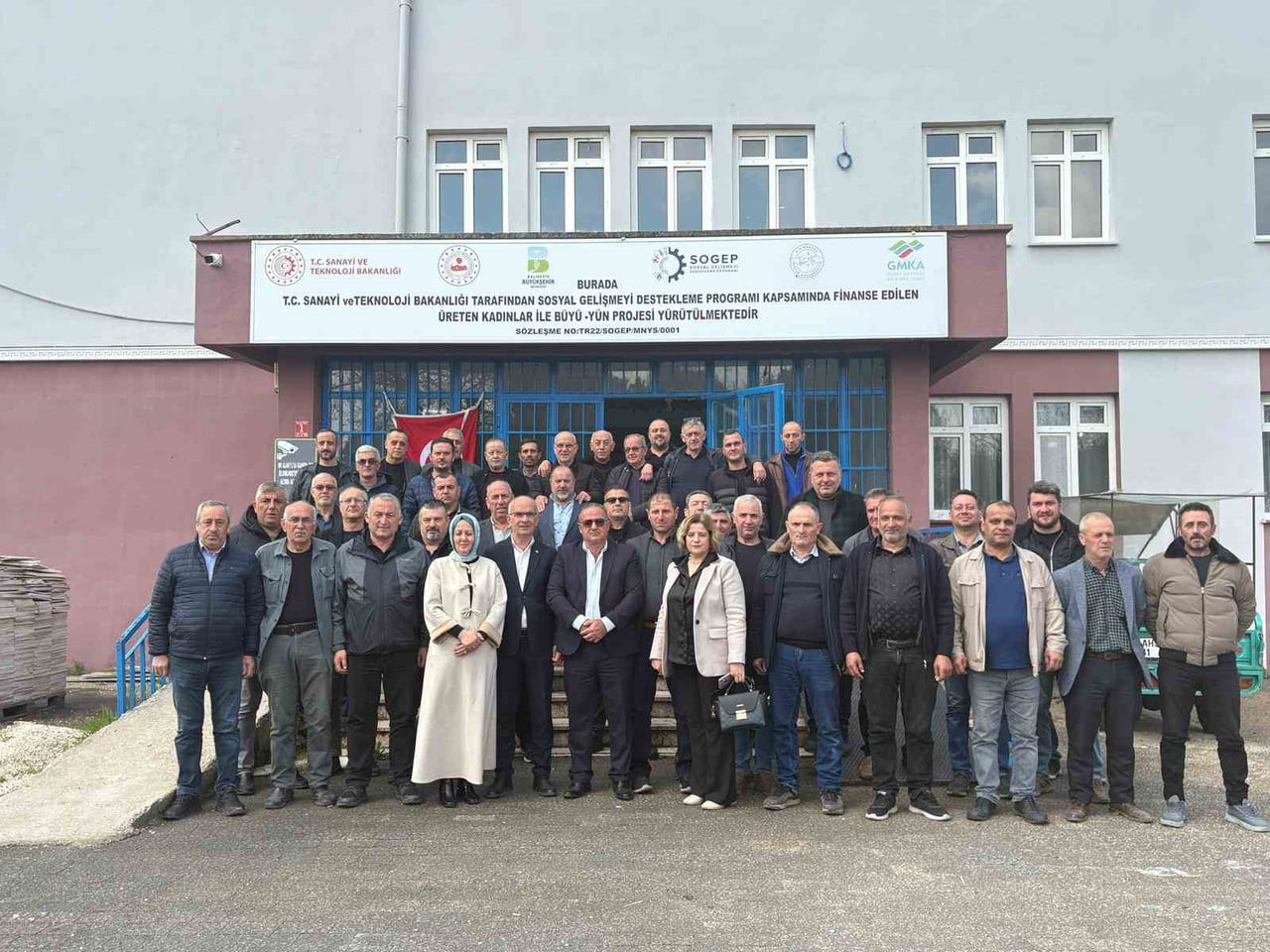 AK PARTİ MANYAS İLÇE TEŞKİLATI MUHTARLARLA İSTİŞARE TOPLANTISI YAPTI