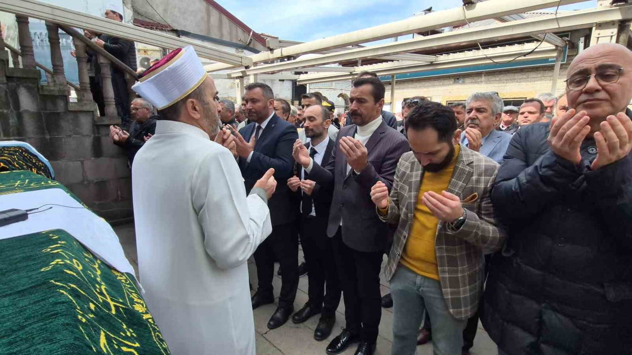 AK PARTİ MERKEZ İLÇE BAŞKANI GİRAY GÜLSOY’UN KAYINPEDERİ, SOL PARTİ MERKEZ İLÇE BAŞKANI MUSTAFA...