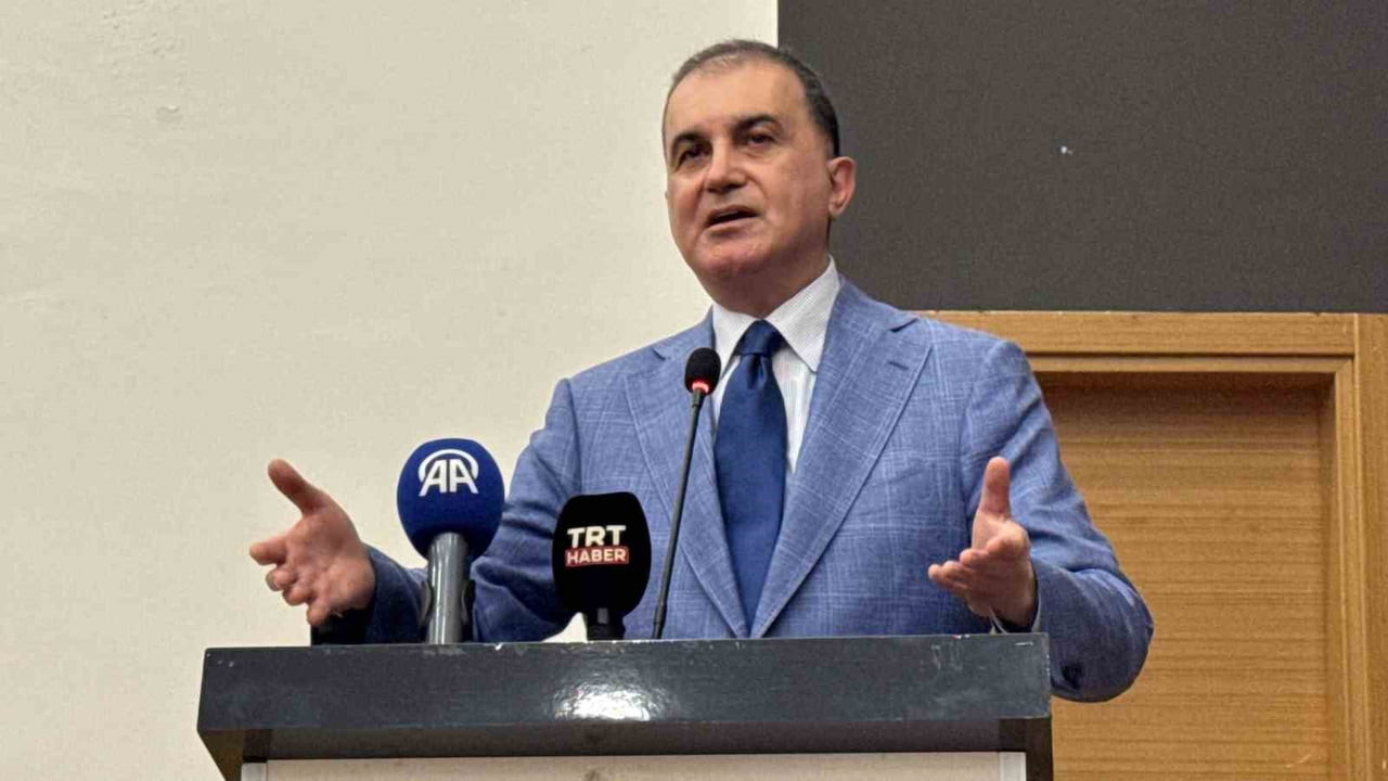AK PARTİ SÖZCÜSÜ ÖMER ÇELİK, TÜRKİYE'NİN ÇEVRESİNDEKİ KRİZLERE RAĞMEN DÜNYANIN "BARIŞ ADASI"...